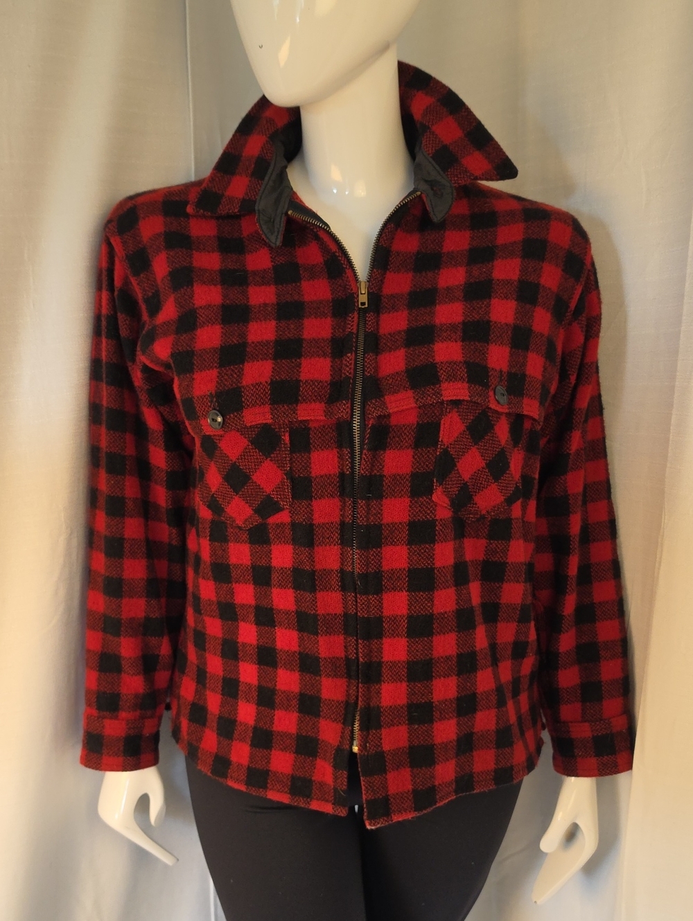 Vintage Johnson Woolen Mill 100% Wool Red & Black Buffalo Plaid Jacket Size